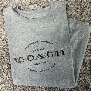 Coach Gray Women’s T-Shirt with a Floral Design 🌸🌺🌹🪻🌻